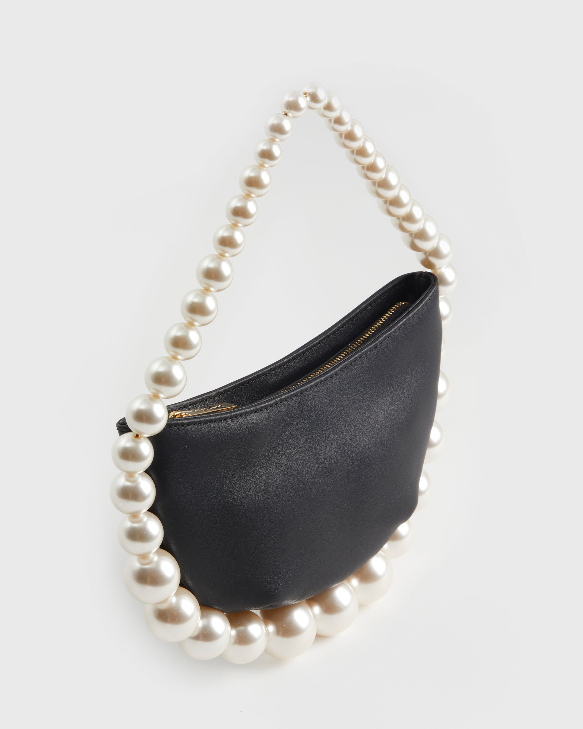 Black Pendant Pearl Bag