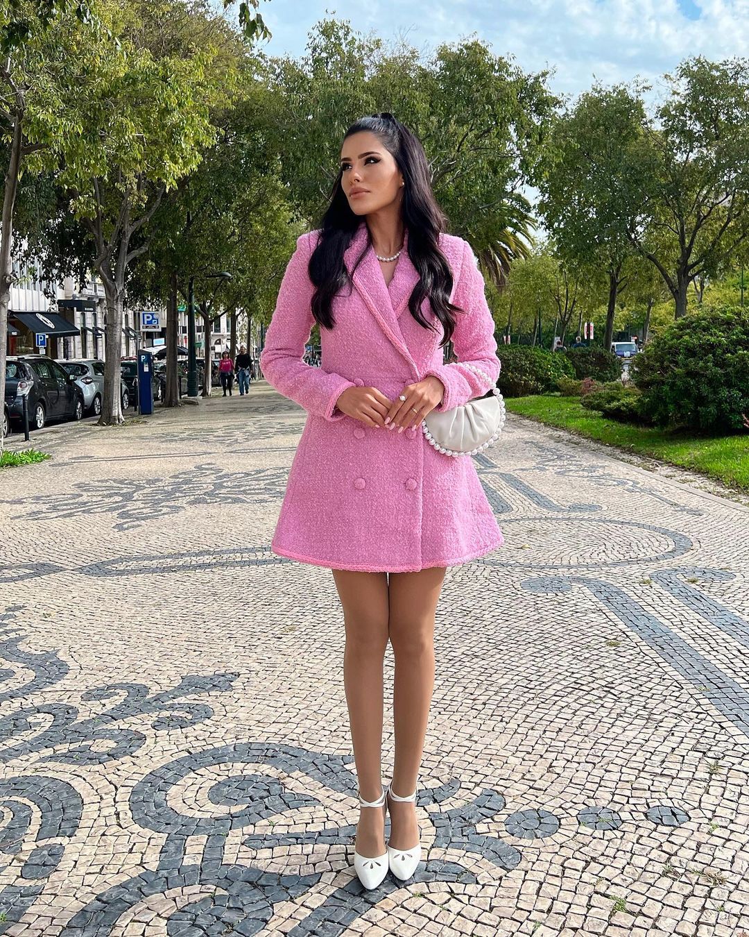 Dy Miryan with Cream Pearl Eternity Clutch